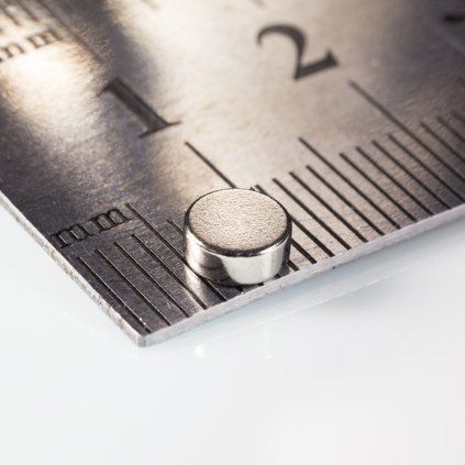 Small nickel-plated neodymium cylinder magnet 5 × 2 mm