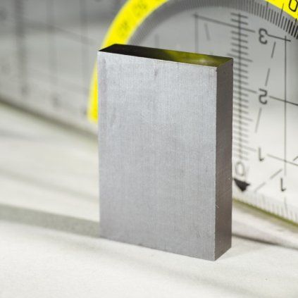 Anisotropic ferrite block magnet designated 30 × 20 × 6 mm
