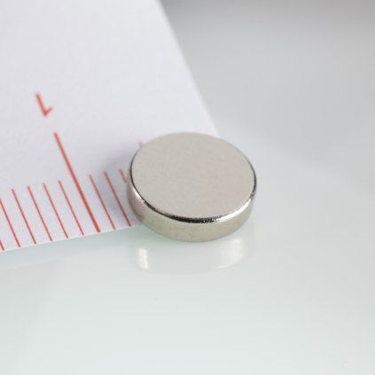 Nickel-plated neodymium cylinder magnet 8 mm in diameter and 2 mm high