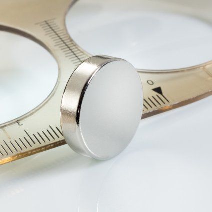 Nickel-plated neodymium cylinder magnet 20 mm in diameter and 5 mm high