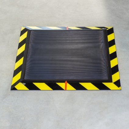 Magnetic cleaning mat 500 × 500 mm UP with rubber surface and plastic construction